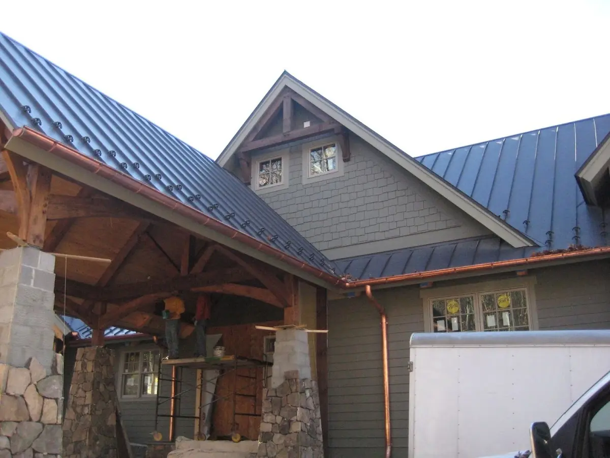Craftsman Roofing team delivering quality roofing work in Mooretown and Hollywood Heights